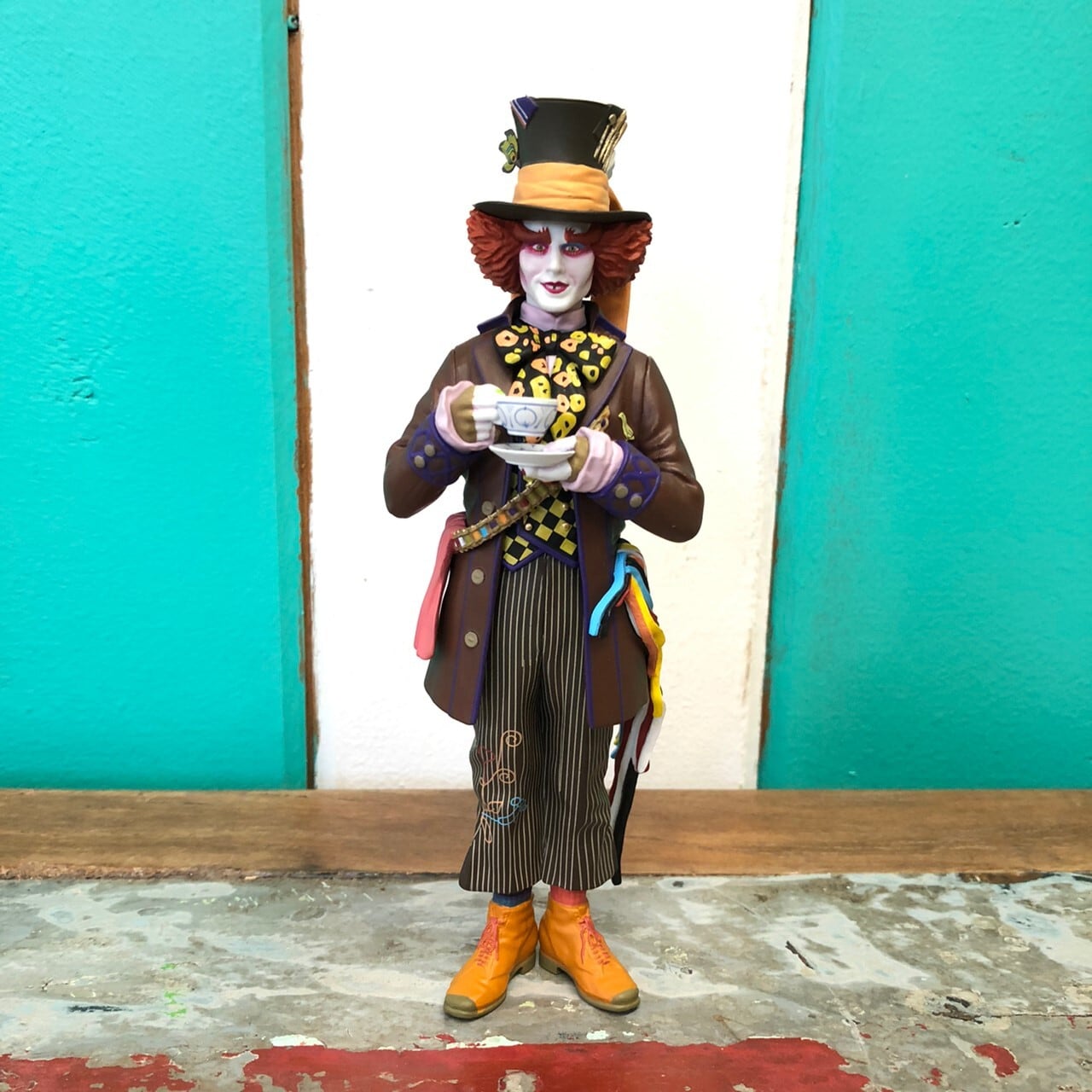 Disney Alice In Wonderland The Hatter Figure アリス イン ワンダーランド マッドハッター 帽子屋 フィギュア The Puppez E Shop ザ パペッツ松本 Webショップ