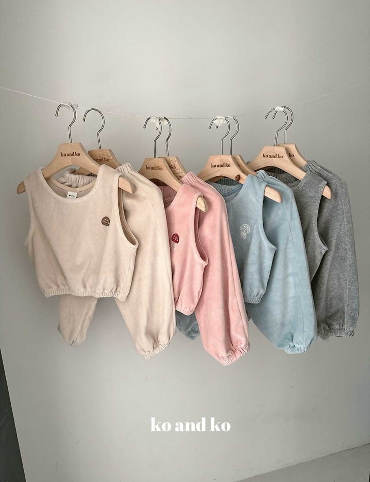 〖取寄〗韓国子供服 / 26winter / ko and ko / ベロ ジョガーパンツ / キッズ服 *XXS~L*