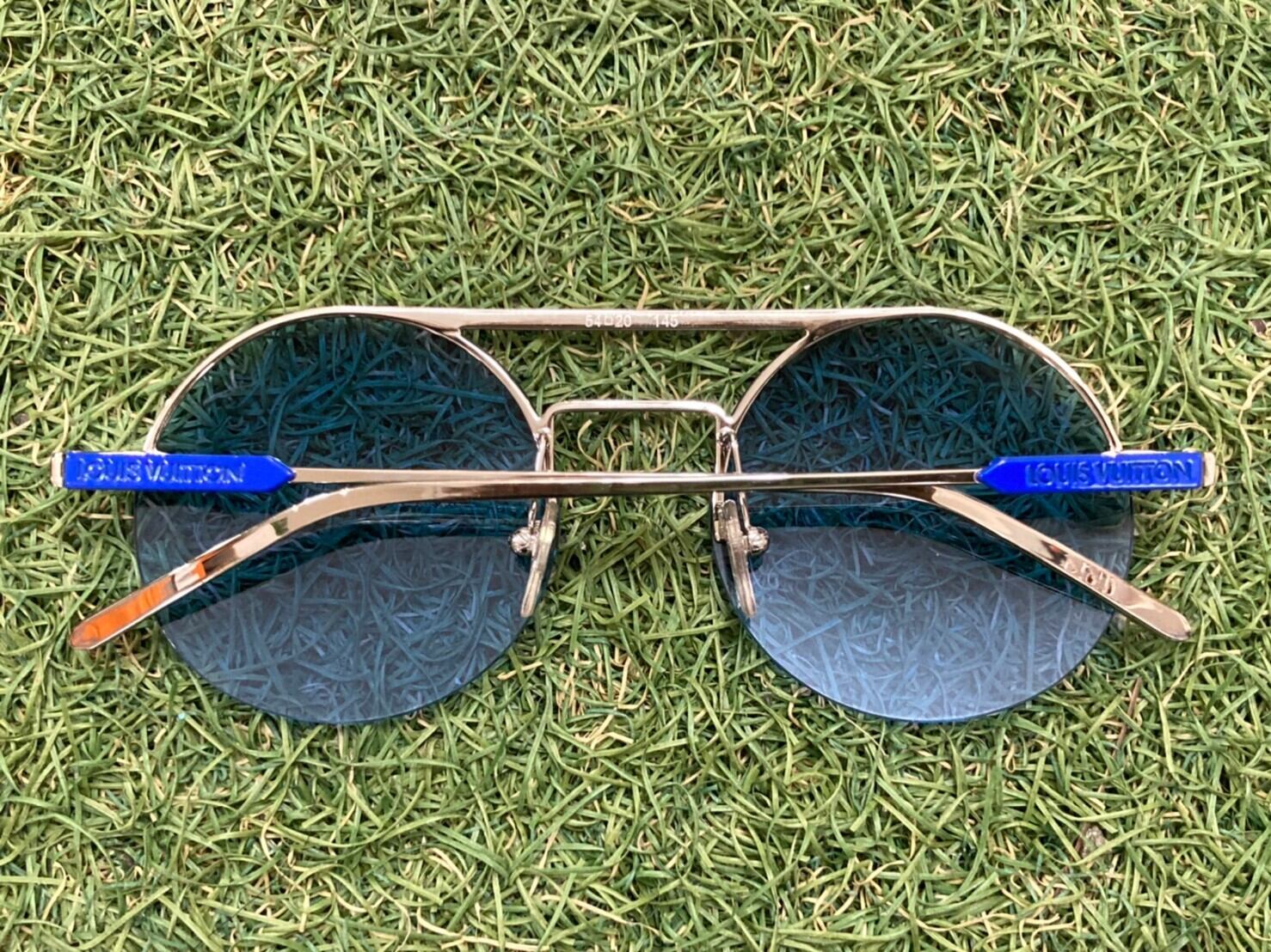 Louis Vuitton Gingko Sunglasses –
