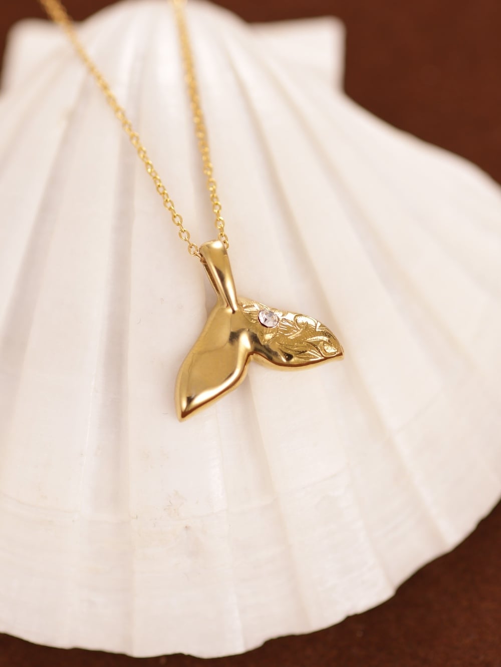 316L hawaiian zirconia whaletail necklace #n59 | rani