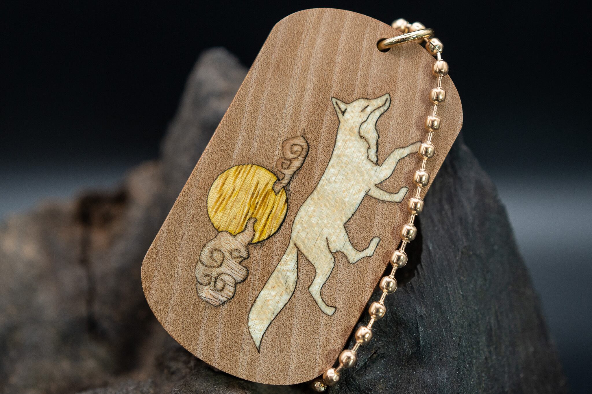 【気取らない優美さ】椿 gold MP 十五夜きつね