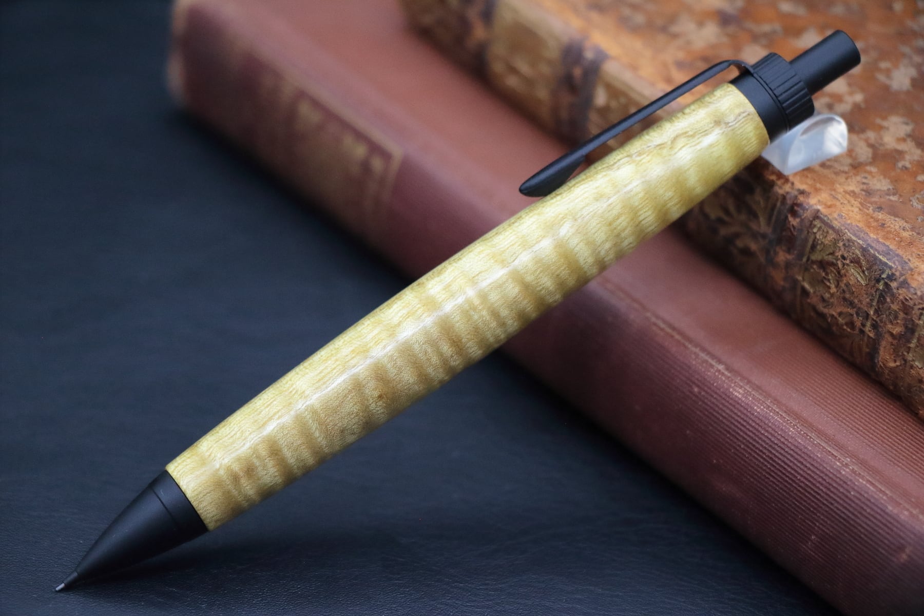 沈金の輝き キハダ/黄檗 縮杢・Pencil 0.5mm」木軸シャープペンシル