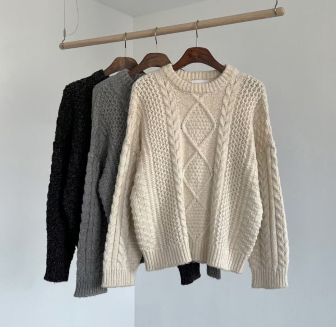 ケーブル編みニット　AJ1079-8048