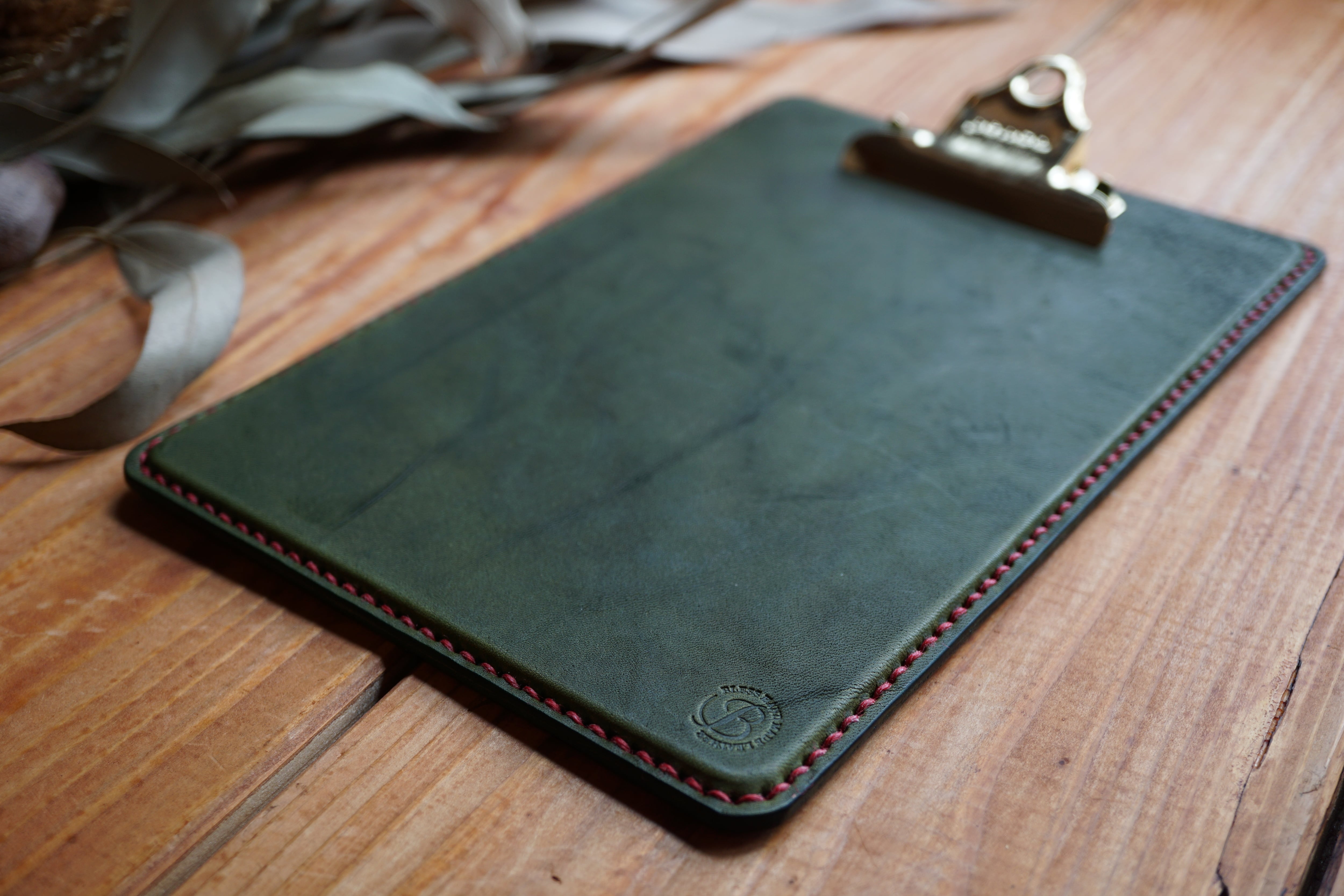 【SALE中】アンティーク・骨董 クリップボード クリップボード（A5サイズ）グリーン | 革細工とニュージーランド雑貨