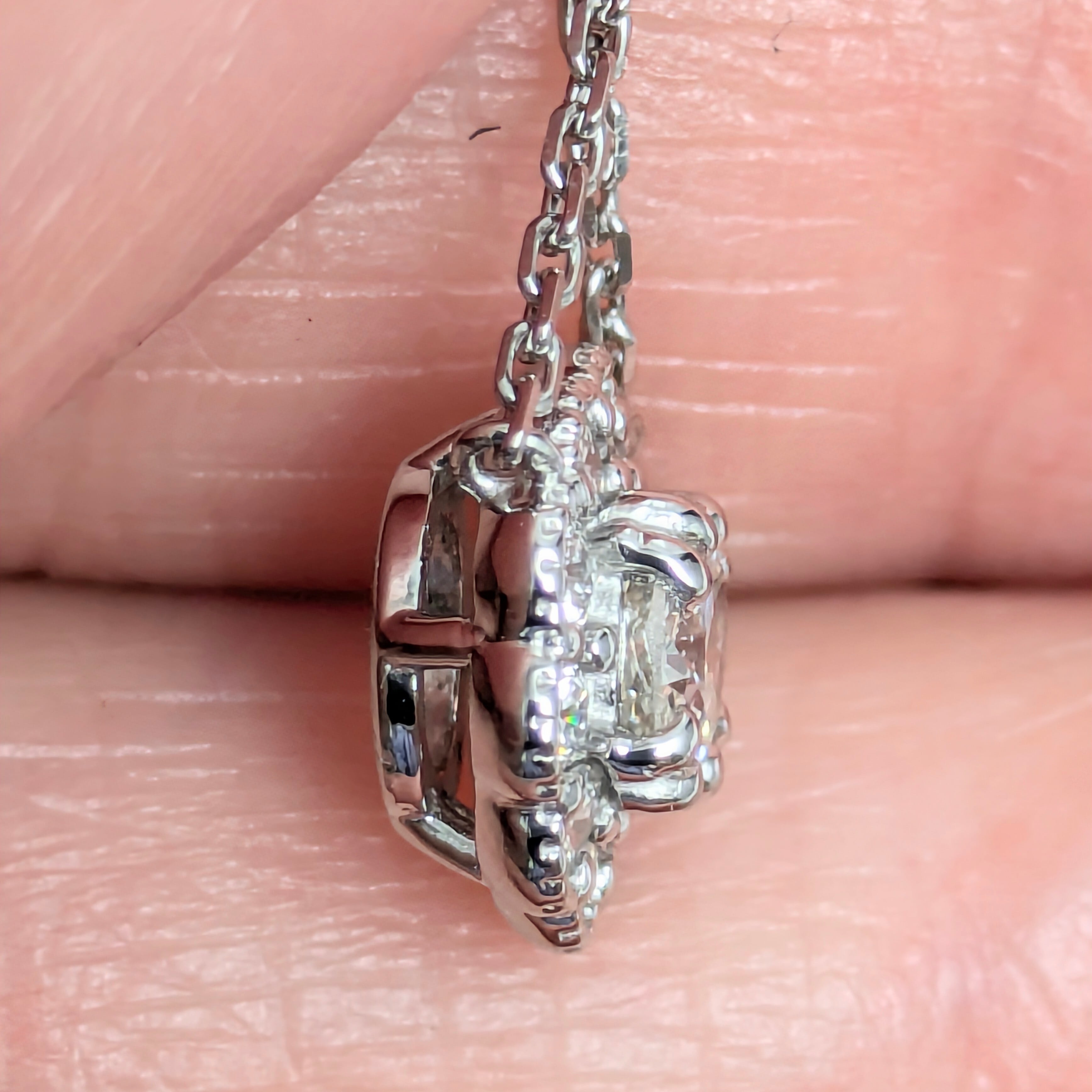Pt900/850ダイヤネックレス ダイヤモンド 0.217ct ダイヤモンド 0.14ct