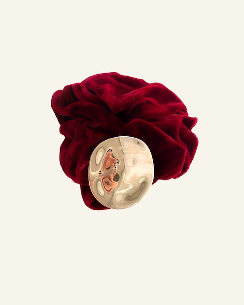 SILK METAL BROOCH SCRUNCHIE