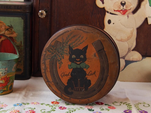 イギリスアンティーク　トフィー缶　LUCKY BLACK CAT