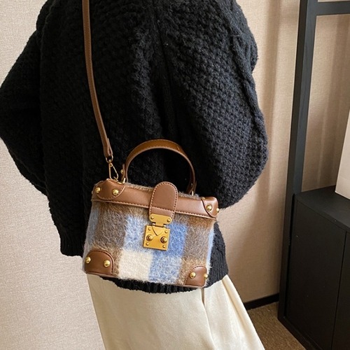 【予約販売】ショルダーバッグ 2WAY ハンドバッグ ブルー ブラウン チェック柄 バニティーバッグ 斜め掛け ミニバッグ 華奢 冬 秋 こなれ感 お洒落 韓国 大人可愛い トレンド