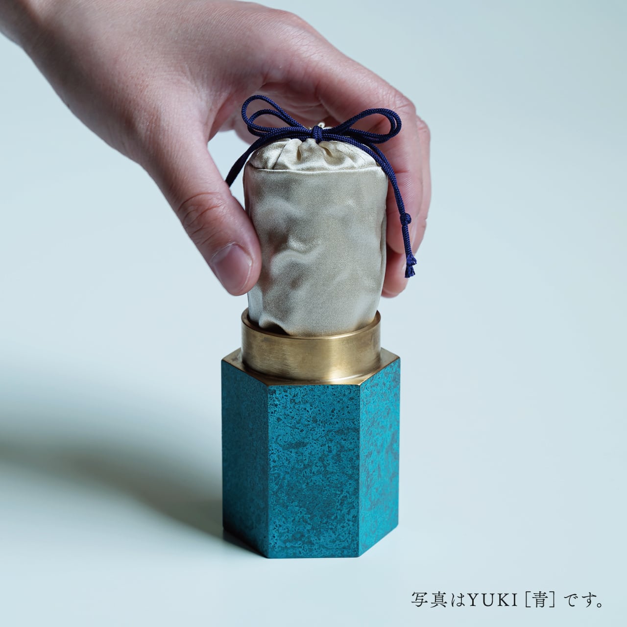 MADOKA 総漆×青 | ZAYU｜新しい供養スタイル、自宅納骨。