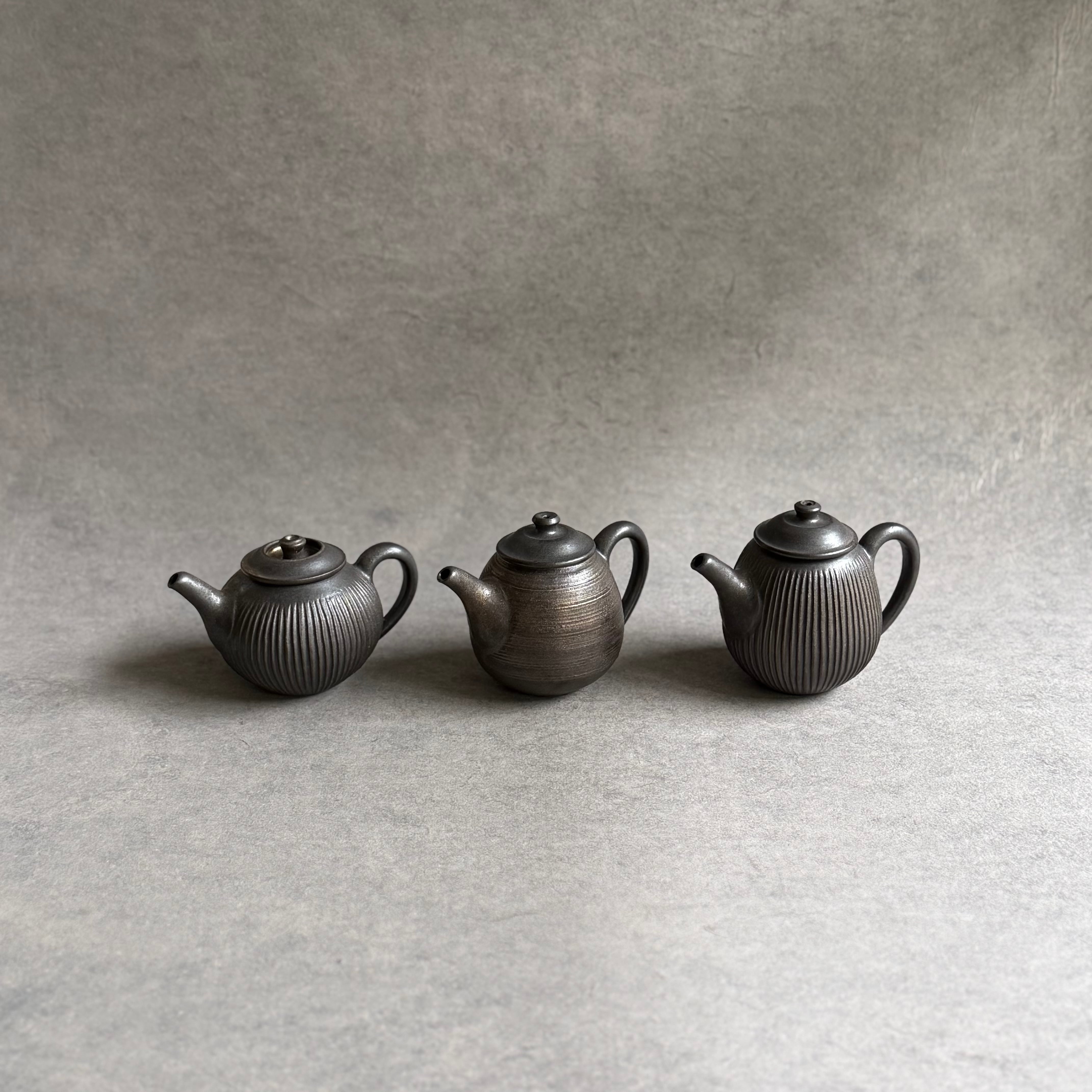 鈴木進 金彩釉 しのぎ 茶壺
