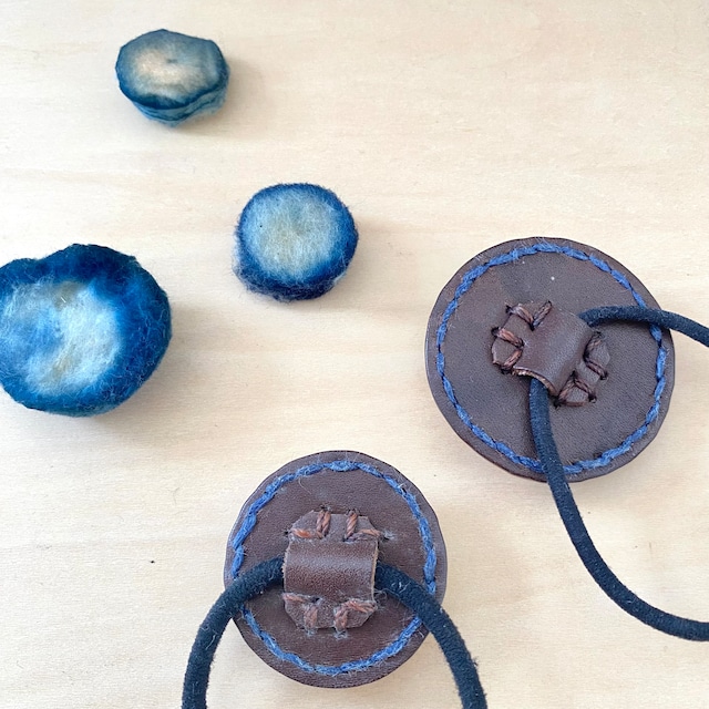 革の藍染絞り　hear accessary MAME