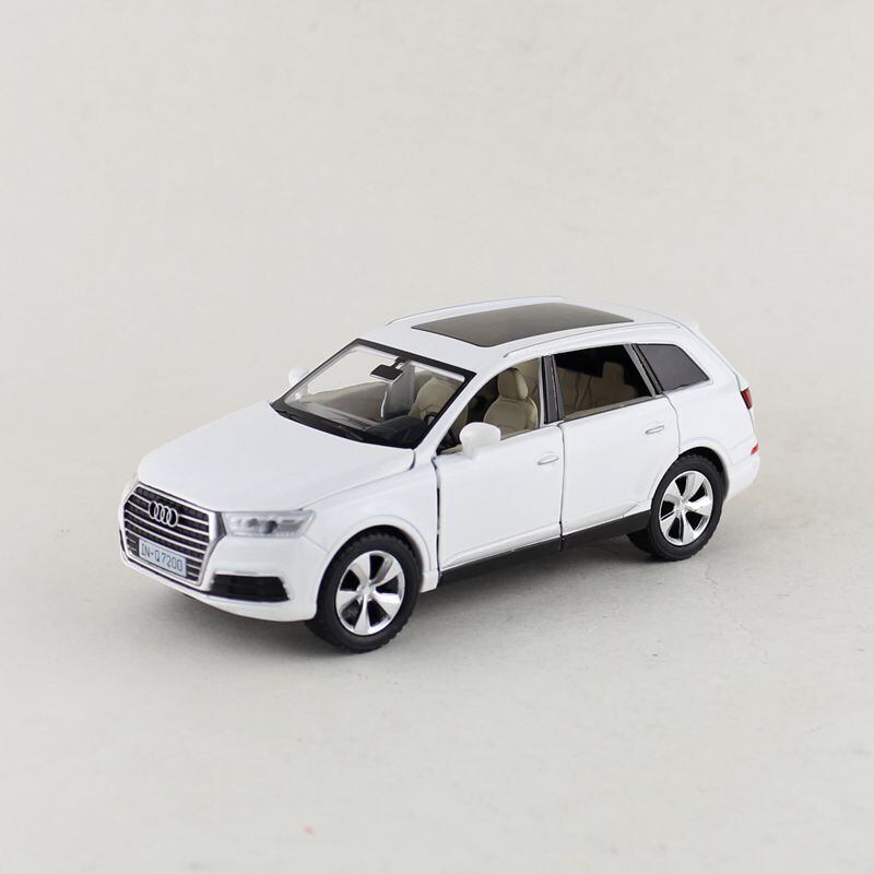 送料無料 1/32 Audi アウディ Q7 高級SUV 白 ホワイト ミニカー ダイ