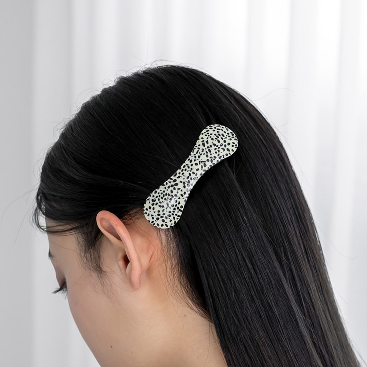 【ネコポス便】バレッタ ヘアクリップ ヘアアクセサリー シリコンカバー レディース 変形 リボン パドル型 ぽってり 厚み アセテート風 べっ甲風 ダルメシアン  2592