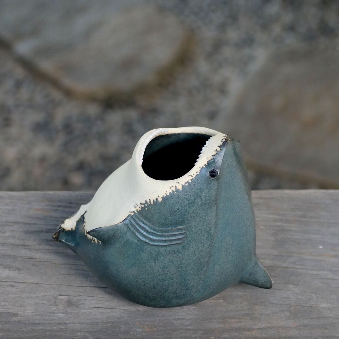 ホホジロザメ形酒器 | セラミミックonlinestore