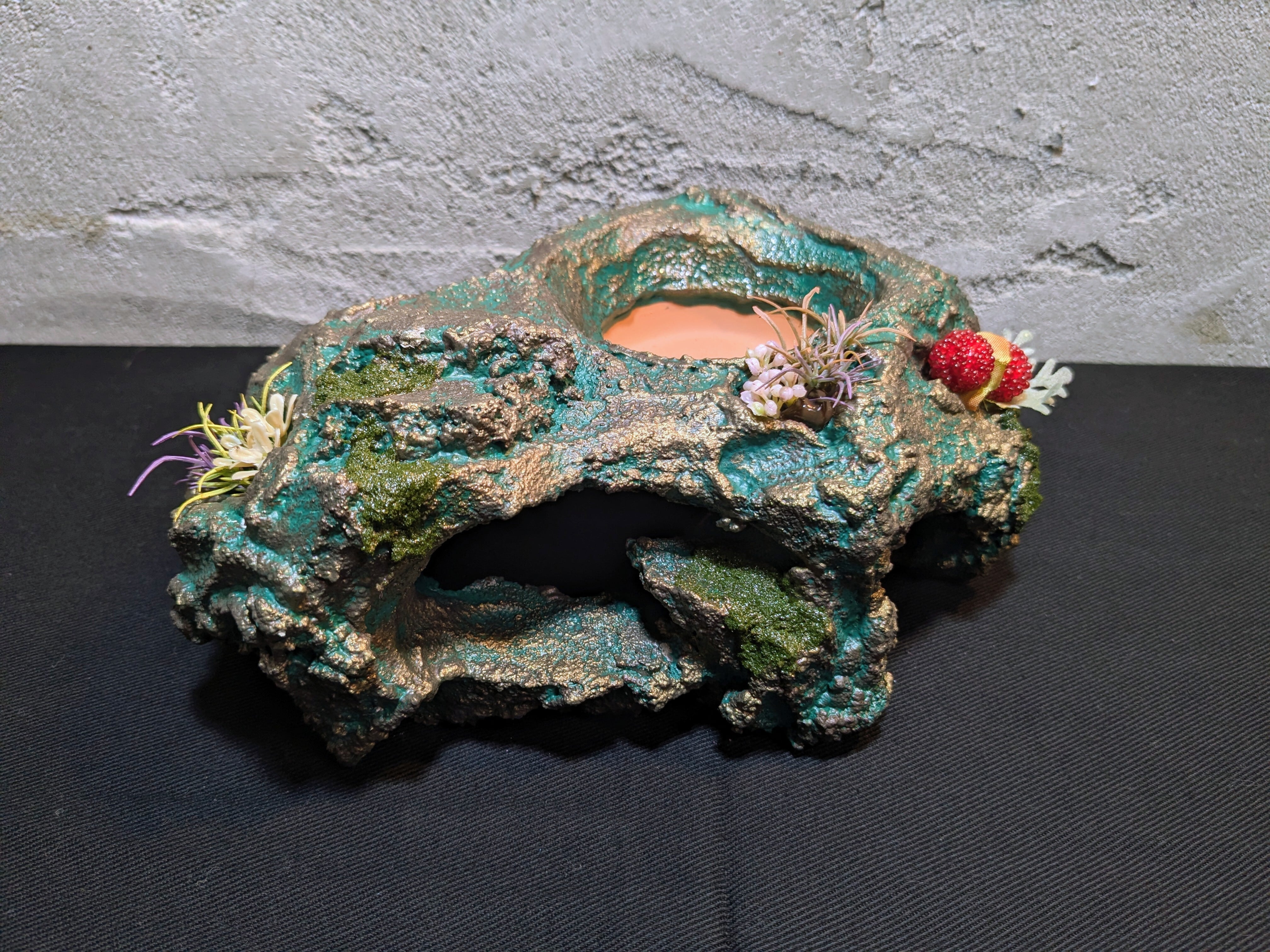 爬虫類用造形アート ともえ屋
