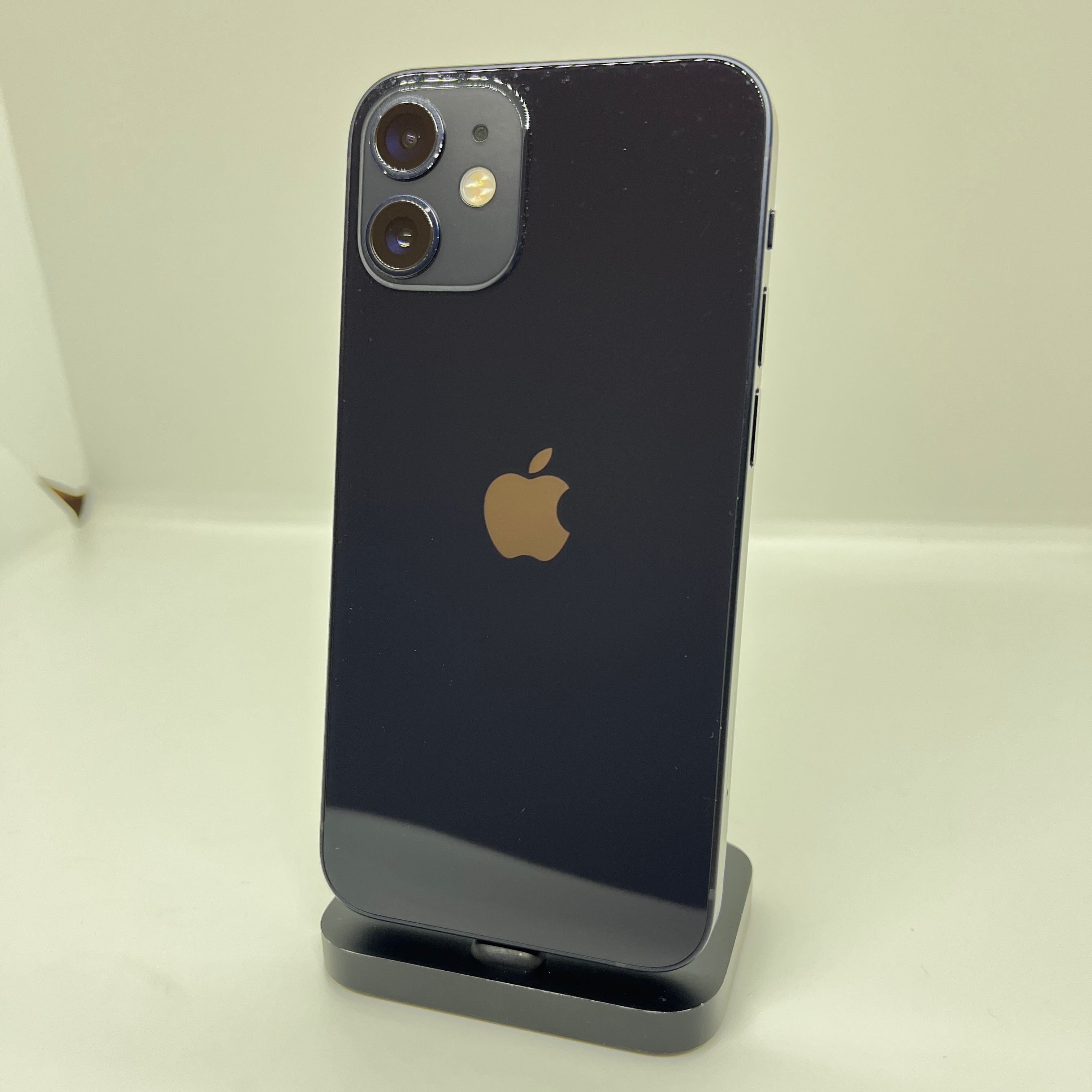 iPhone 12 128GB ブラック SIM解除済 最大容量100% バッテリー最大容量100％】iPhone12 128GB ブラック【SIMロック解除
