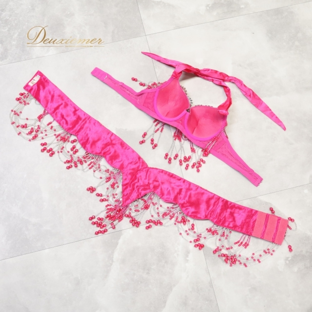 ベリーダンス オリエンタル 衣装 トップス ベルト セット ピンク系 ラインストーン スパンコール 豪華 装飾 華やか キラキラ ダンス衣装 イベント ステージ 鮮やか かわいい フリンジ
