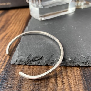 シルバーカットエッジバングル