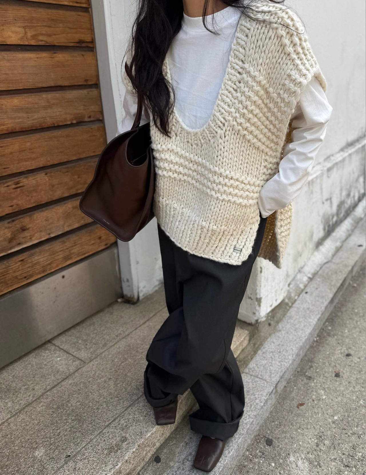 【新作5%OFF・3日間】Hand-Made Deep-Uneck Vest_2colors