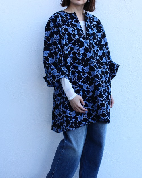 BAUM UND PFERDGARTEN/flower jacquard blouse