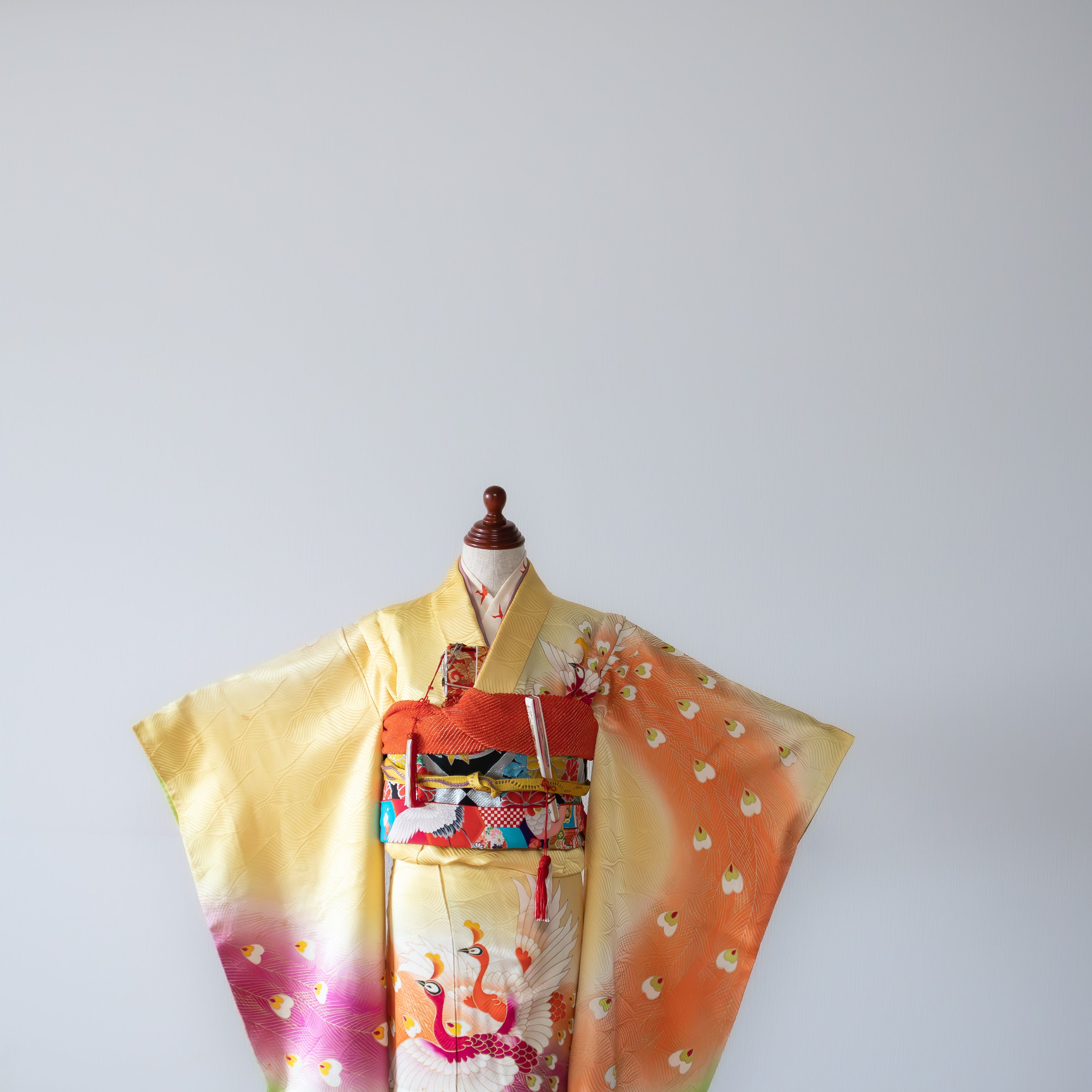 7歳 女の子 『kujaku』 /SS7005(対応身長目安 約115〜125㎝)