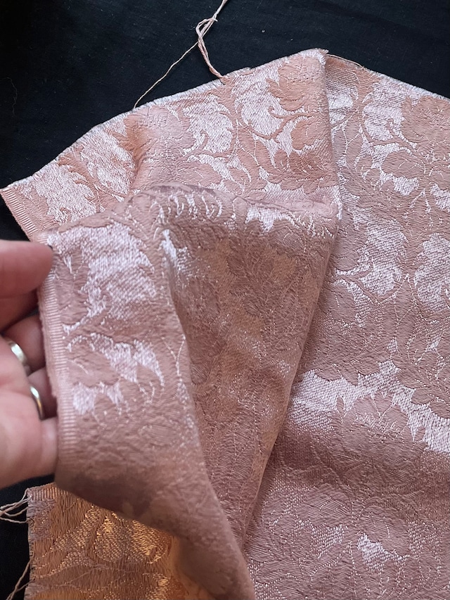 【フランス製 ヴィンテージ ファブリック】ジャガード織り フラワー＆リーフ柄生地  ／アンティーク素材／ハンドメイド・リメイクに