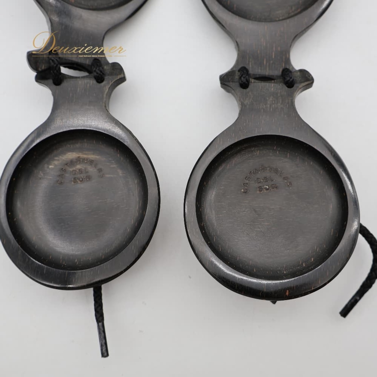 フラメンコ 小物 パリージョ カスタネット CASTANUELAS DEL SUR 楽器 小道具 ペア 両手 模様 黒 水色 白 ケース ケース付き 練習 レッスン ステージ イベント 艶 光沢 パフォーマンス 柄 おしゃれ ブルー系 ホワイト系