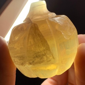 2.寝ているかぼちゃフローライト