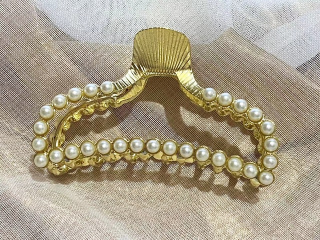 ヘアクリップ　ヘアアクセサリー　パール　ビジュー　フィッシュテールモチーフ　ゴールド 