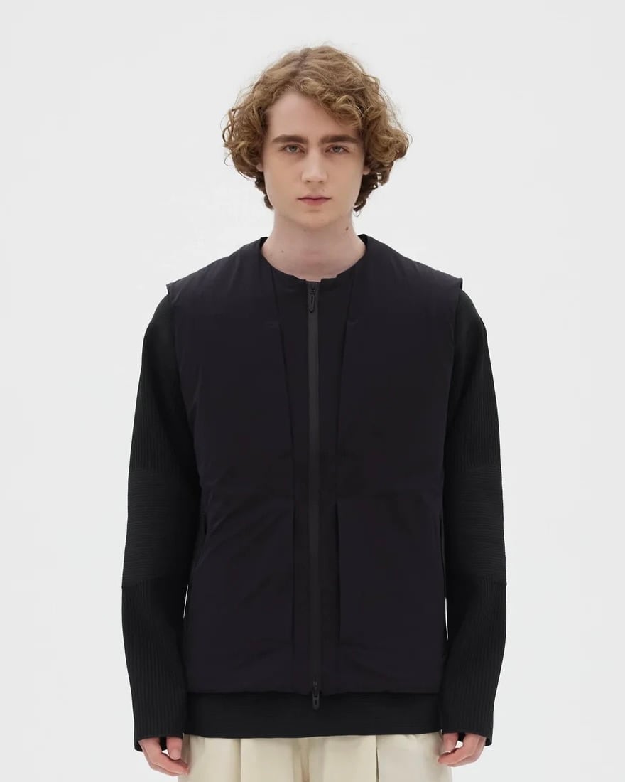 デサントオルテライン インシュレイテッドライトウェイトベスト