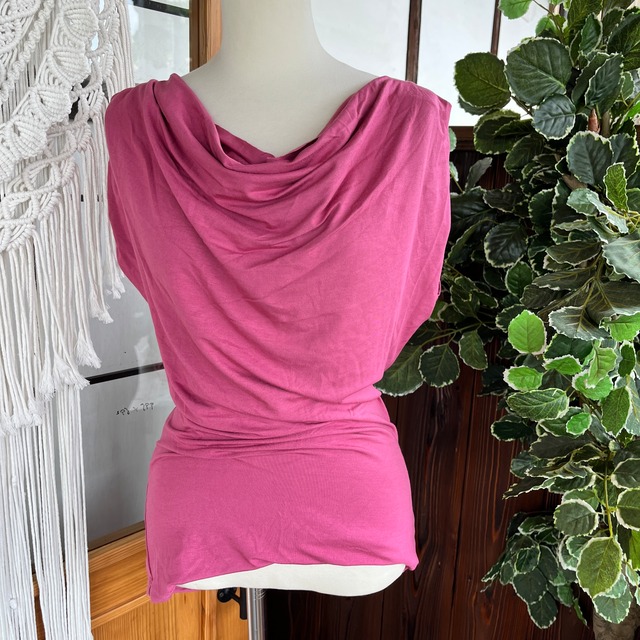 胸元ドレイプフレンチティシャツ