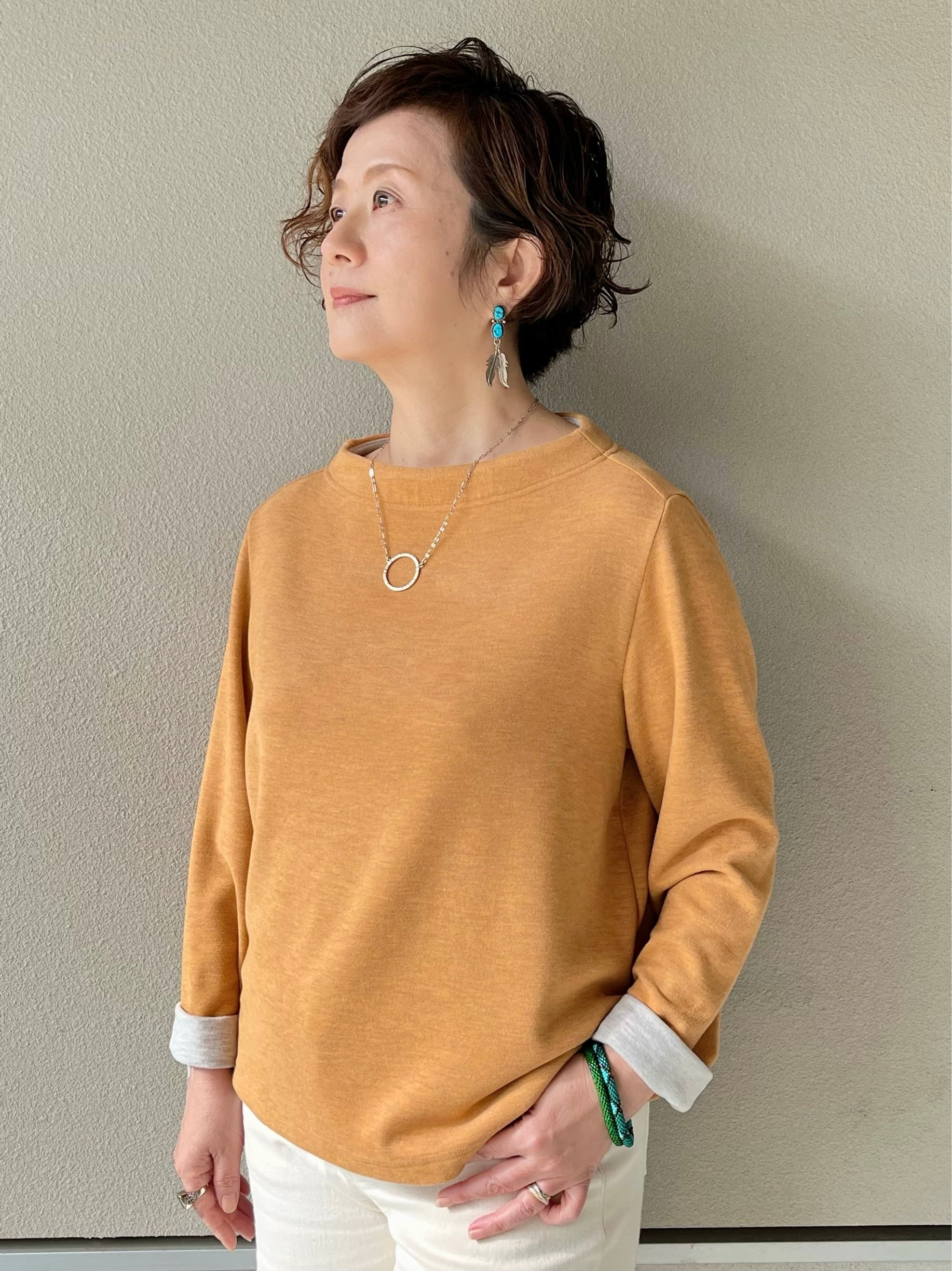 暖かな モックネック プルオーバー