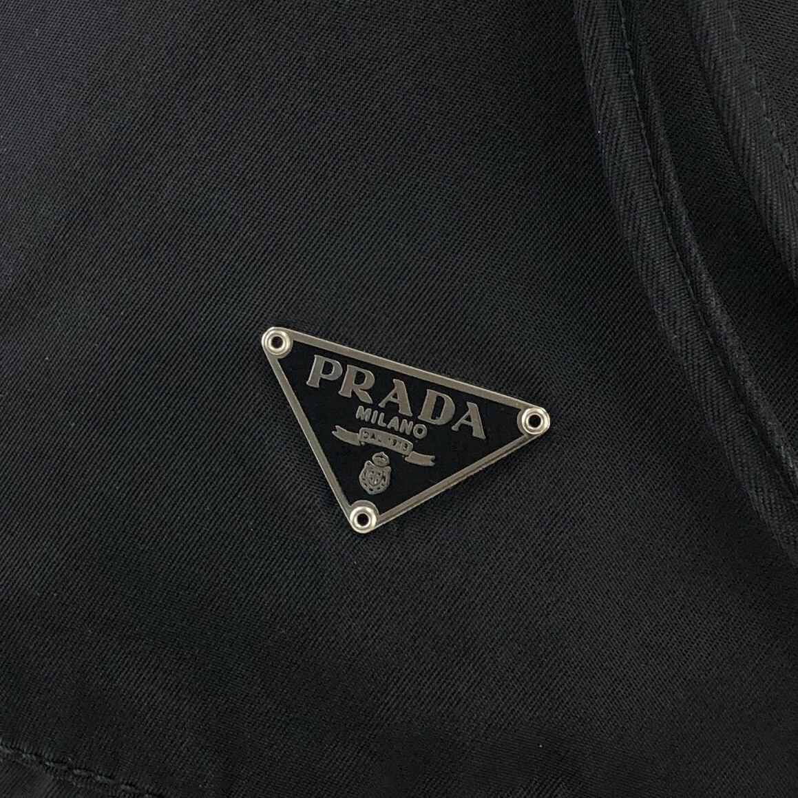 プラダ PRADA トライアングルロゴ ポーチ ナイロンの通販 by Loop