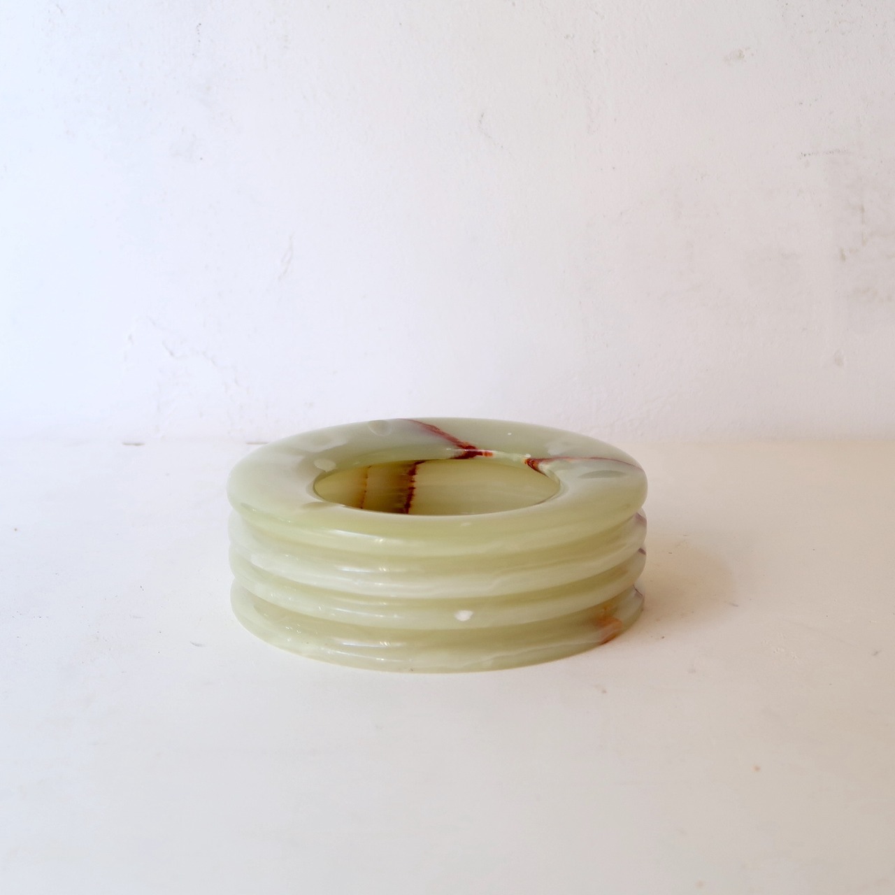 バネのようにアッシュトレイ3