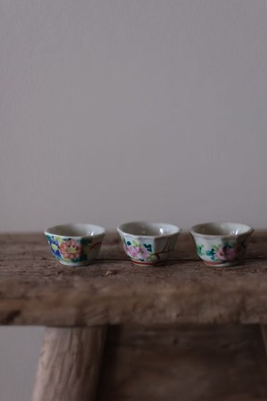 民国　粉彩茶杯