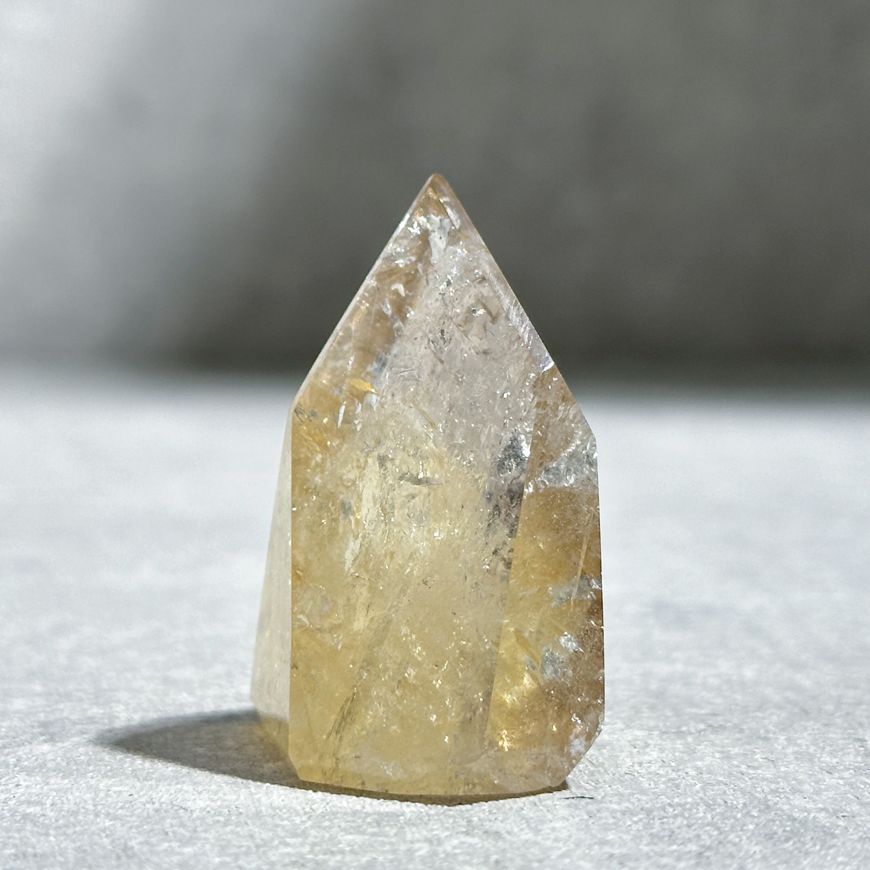 虹◎シトリン（黄水晶） フリーフォーム63◇ Citrine ◇ 天然石・鉱物