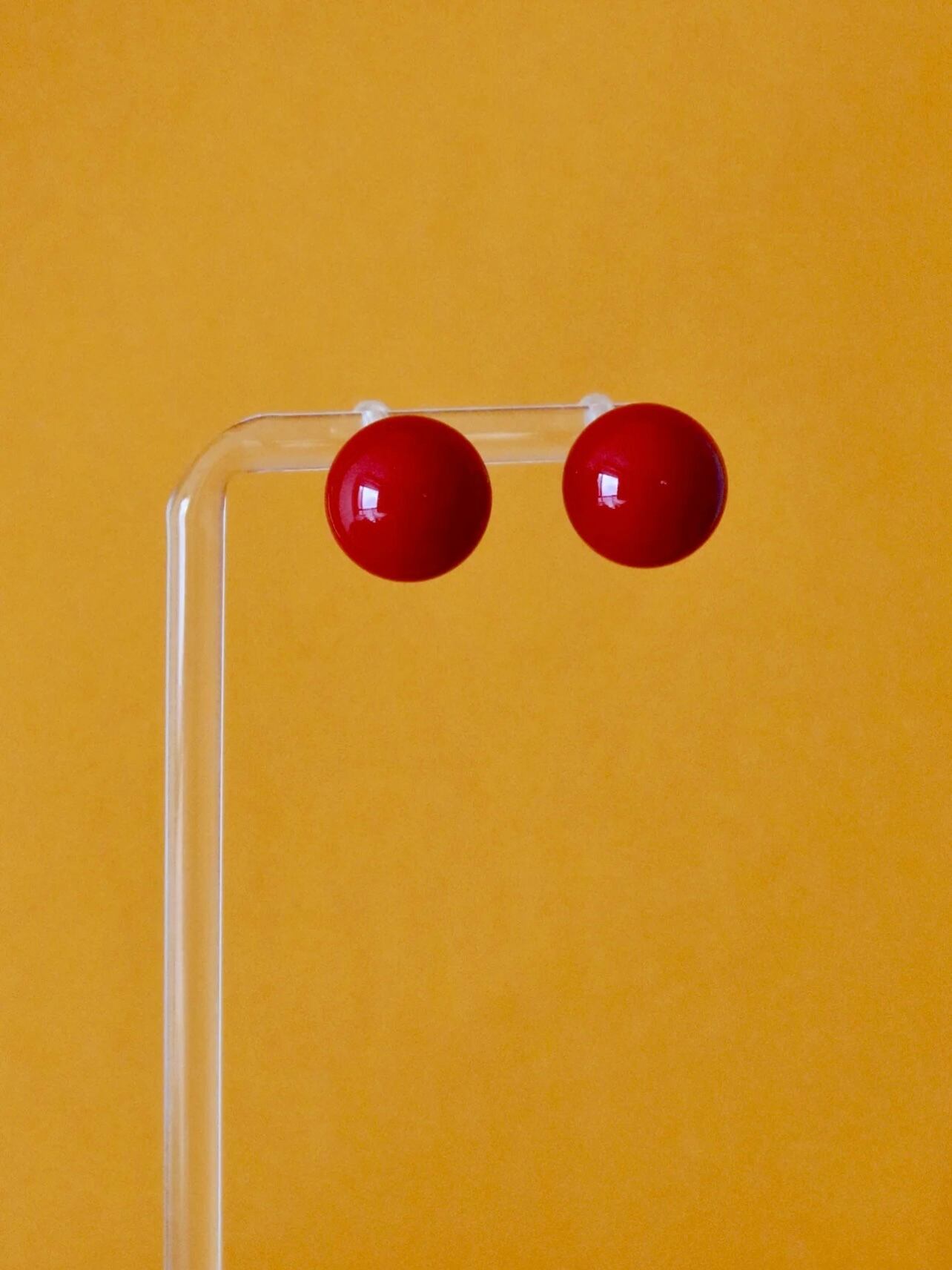 【ブルックス】14mm ガラスパールピアス 赤の大粒 レッド系 冬コーデ 大人可愛い 上品 925針 アレルギー対応