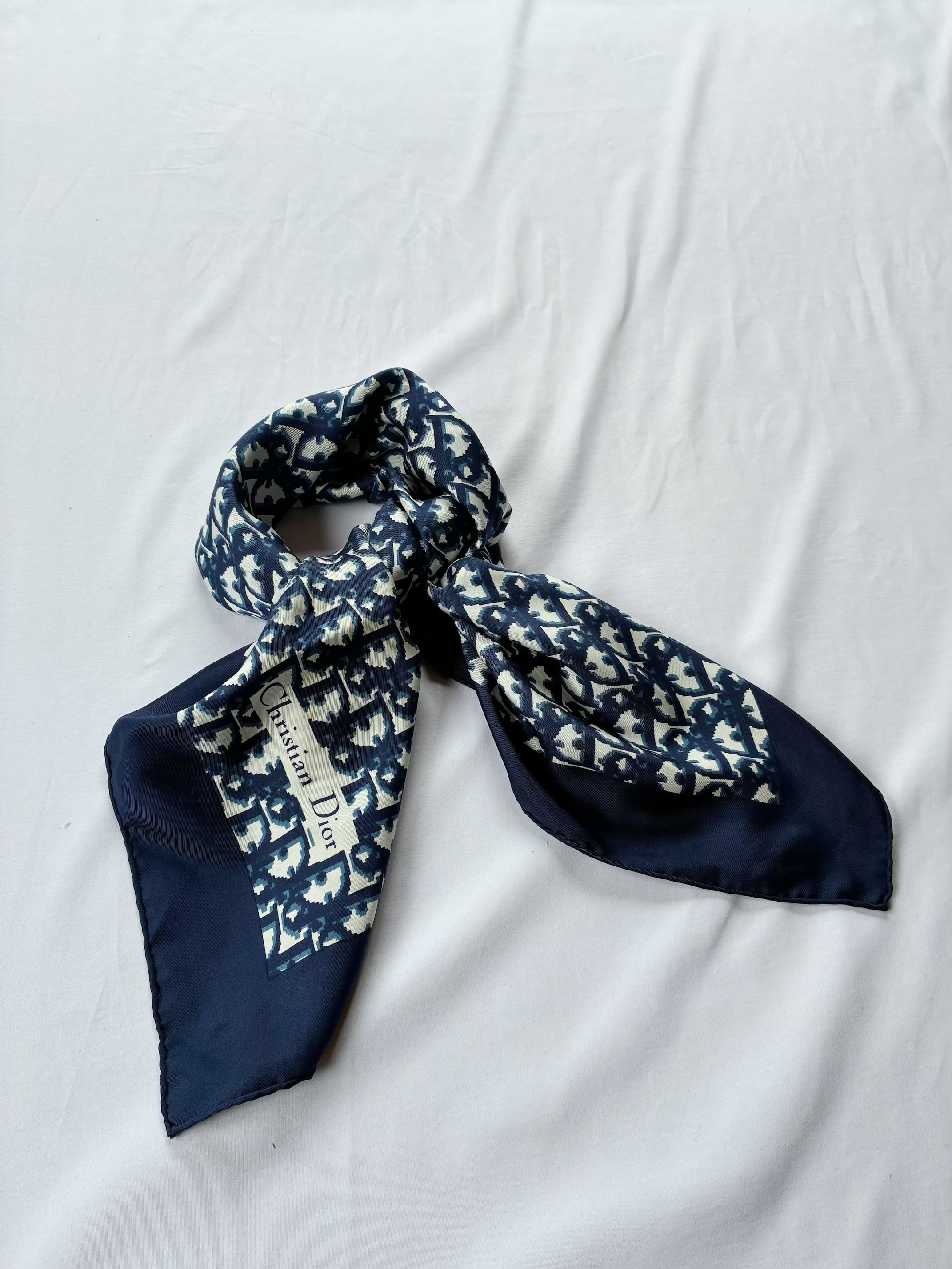 Dior “Trotter”Navy×White Scarf | CARBOOTS