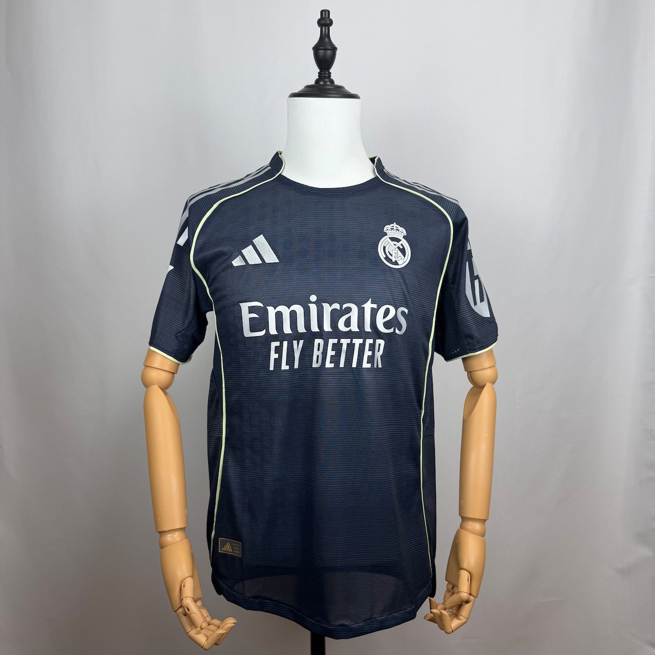 レアル・マドリード 25/26 アウェイ サッカーユニフォーム 背番号入り