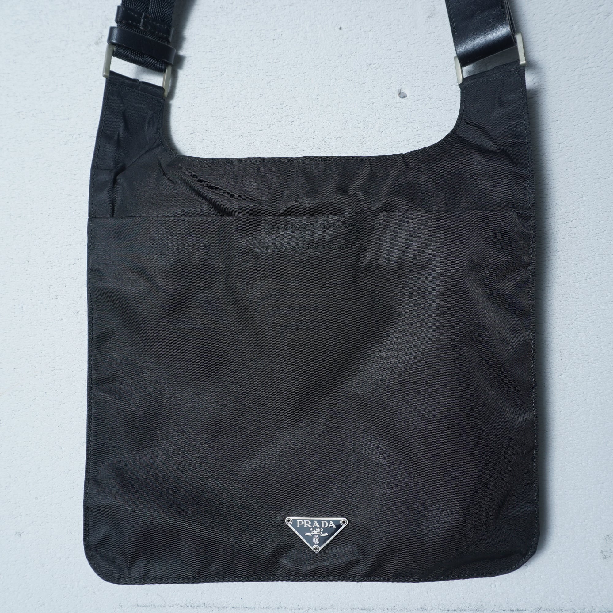 PRADA】プラダ 三角プレートロゴ ナイロンショルダーバッグ black
