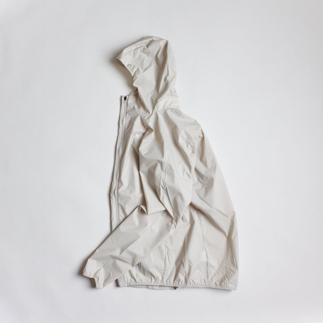 ノースフェイス　スワローテイルフーディ　フォッシルアイボリー　XL THE NORTH FACE ノースフェイス スワローテイルフーディー【ウィメンズ