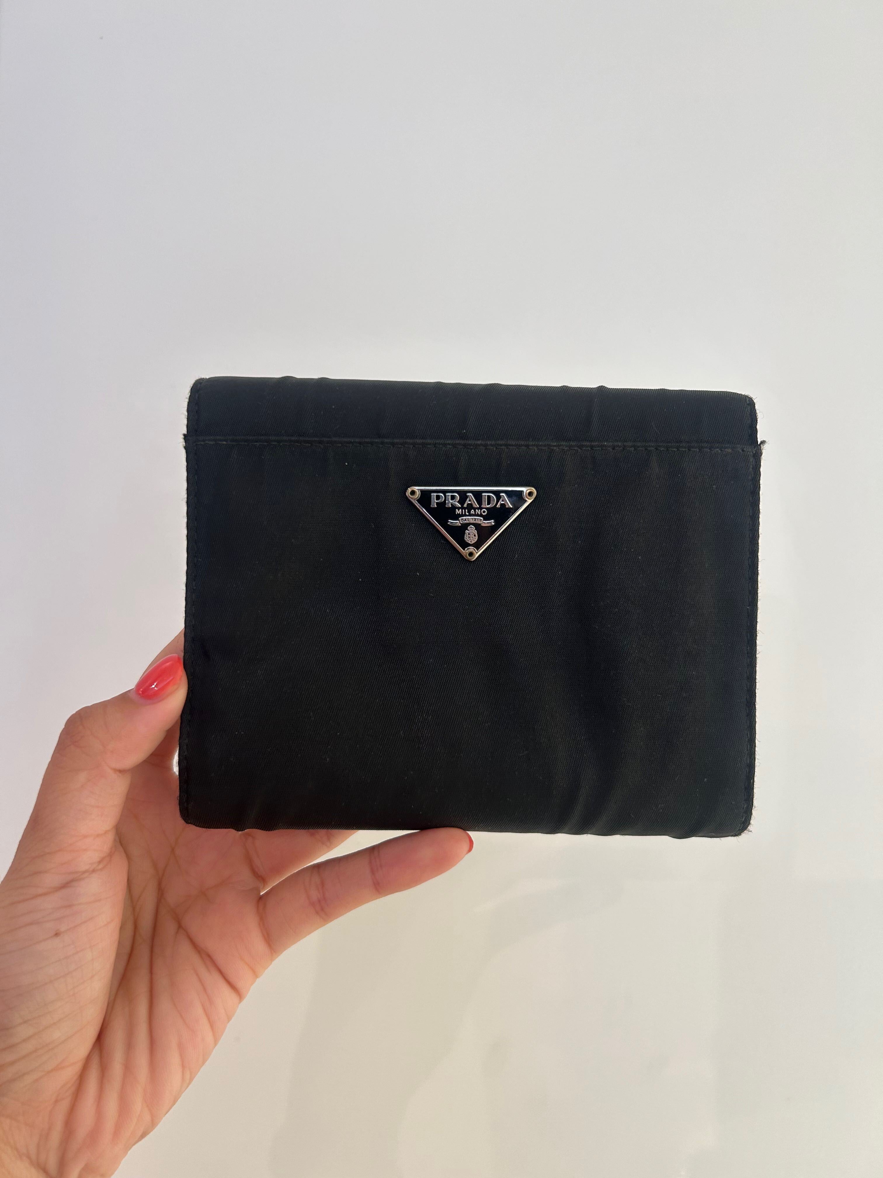 小物 P RADA nylon logo wallet Black PRADA / vintage black nylon logo wallet. | AURA JAPON