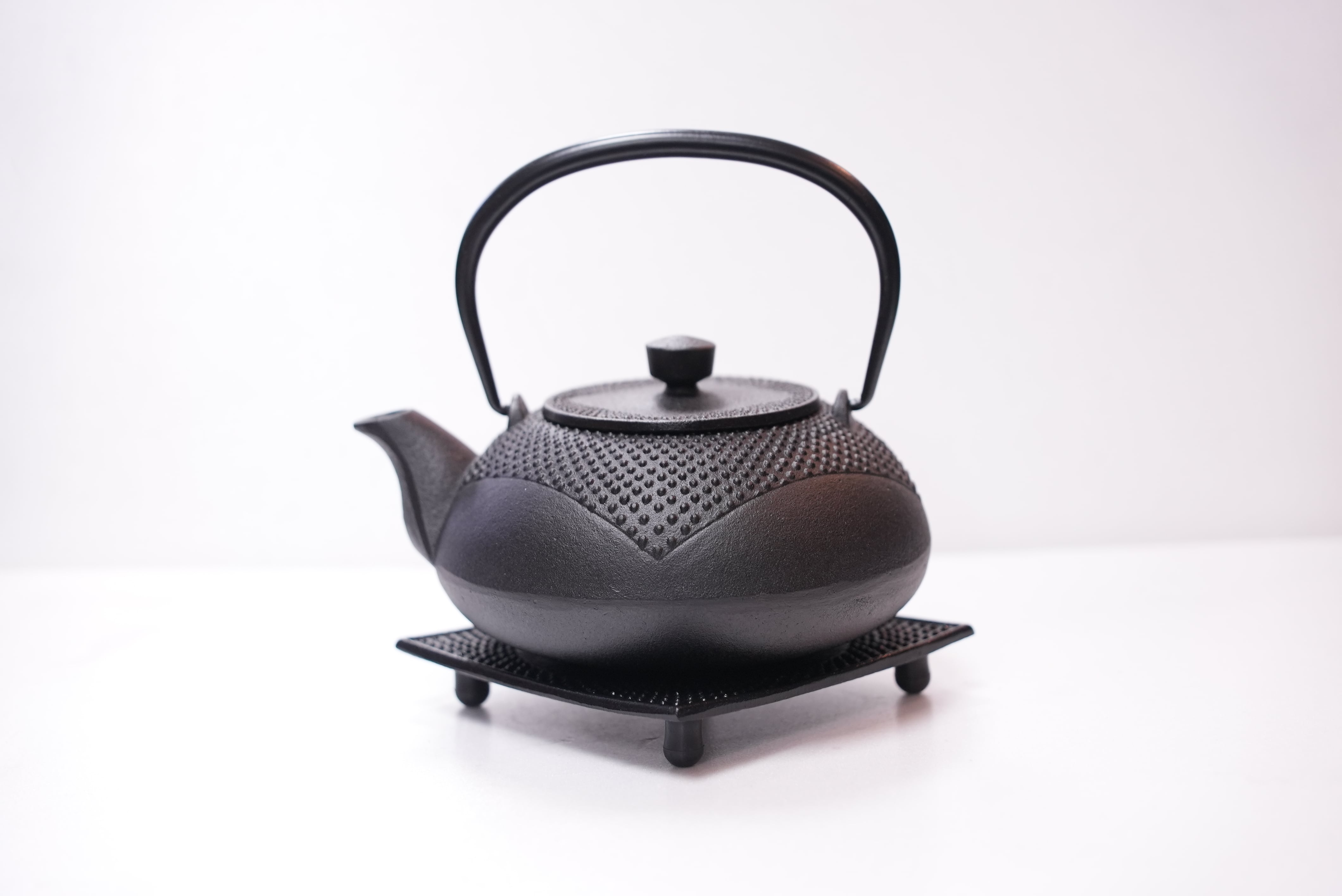 受注生産品)南部鉄器 鍋敷き 正方アラレ 黒 | 1848年創業 南部鉄器工房