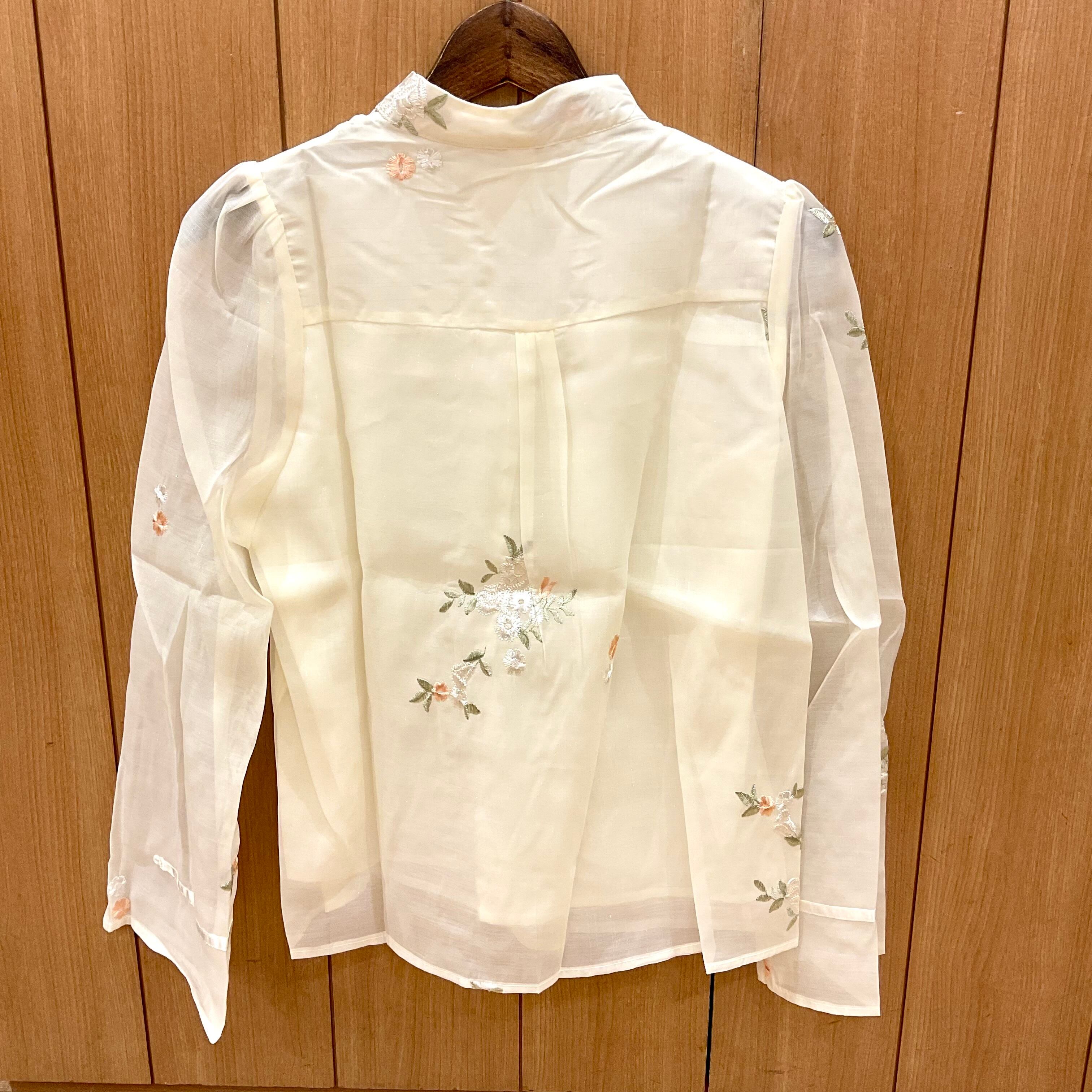 袖シアーお花刺繍チャイナボタン付シャツ(AE0534) | JOLIE