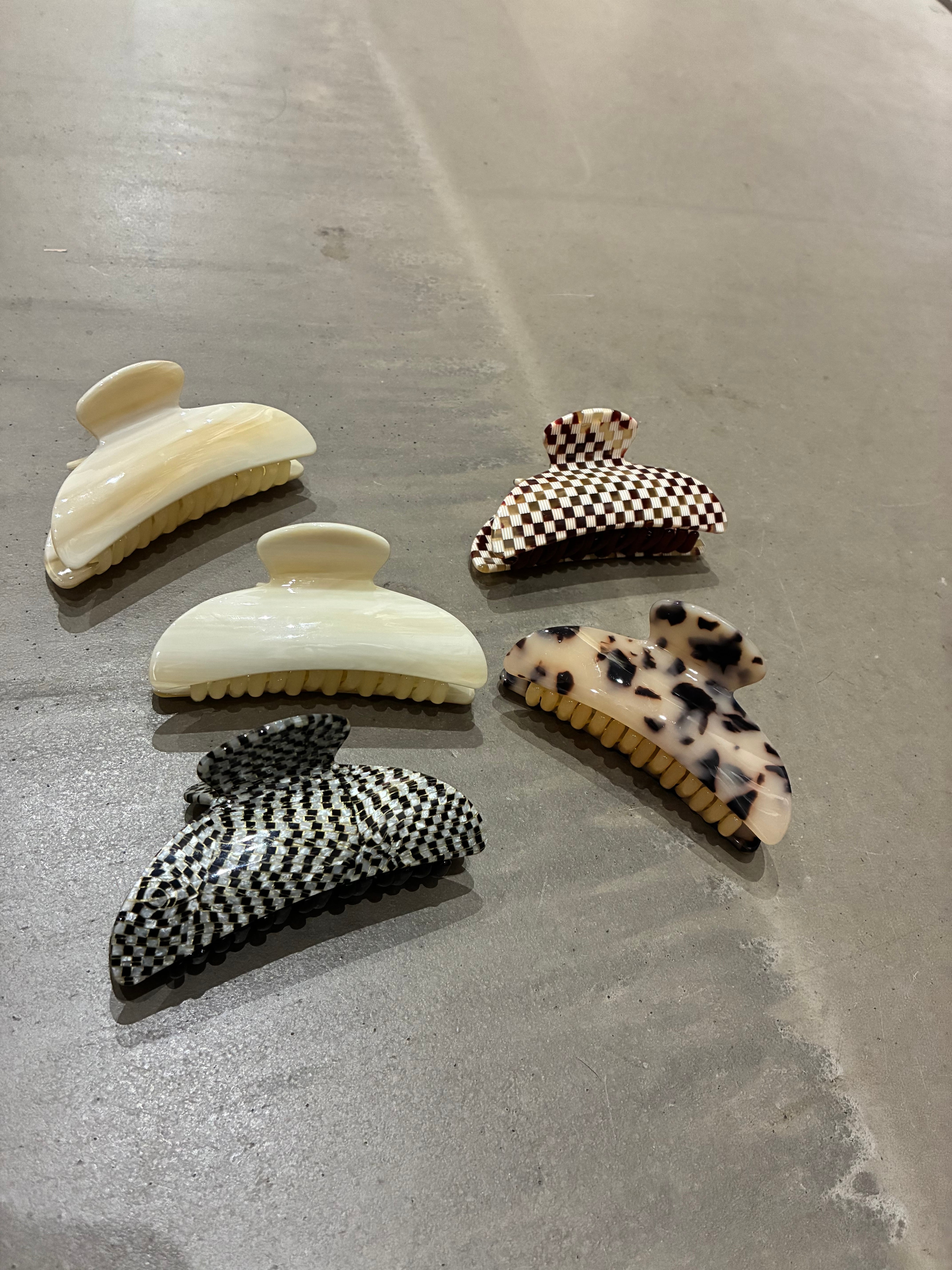 糸魚川翡翠 まがたま 勾玉 ラベンダー 16.0g | PAY ID