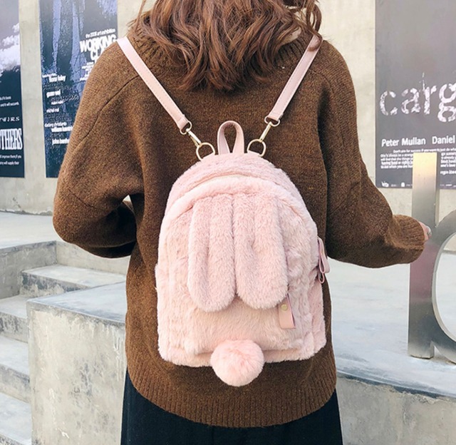 バッグ レディース リュック 収納 多機能 スクエア型 ベルト ファスナー チャーム もこもこ モコモコ うさぎ かわいい シンプル カジュアル 上品 おしゃれ かっこいい 大人女子 送料無料 ラフ キュート ガーリー クール セクシー エレガント 抜け感 ユニセックス オフィス ビジネス OL 学生 お出かけ 公園デビュー 女子会 休日 スポーツ 運動 ジム ヨガ アウトドア イベント 旅行 お買い物 デイリー 普段使い 韓国 ファッション コーデ スタイル モテ 定番 可愛い かわいい ロマンチック