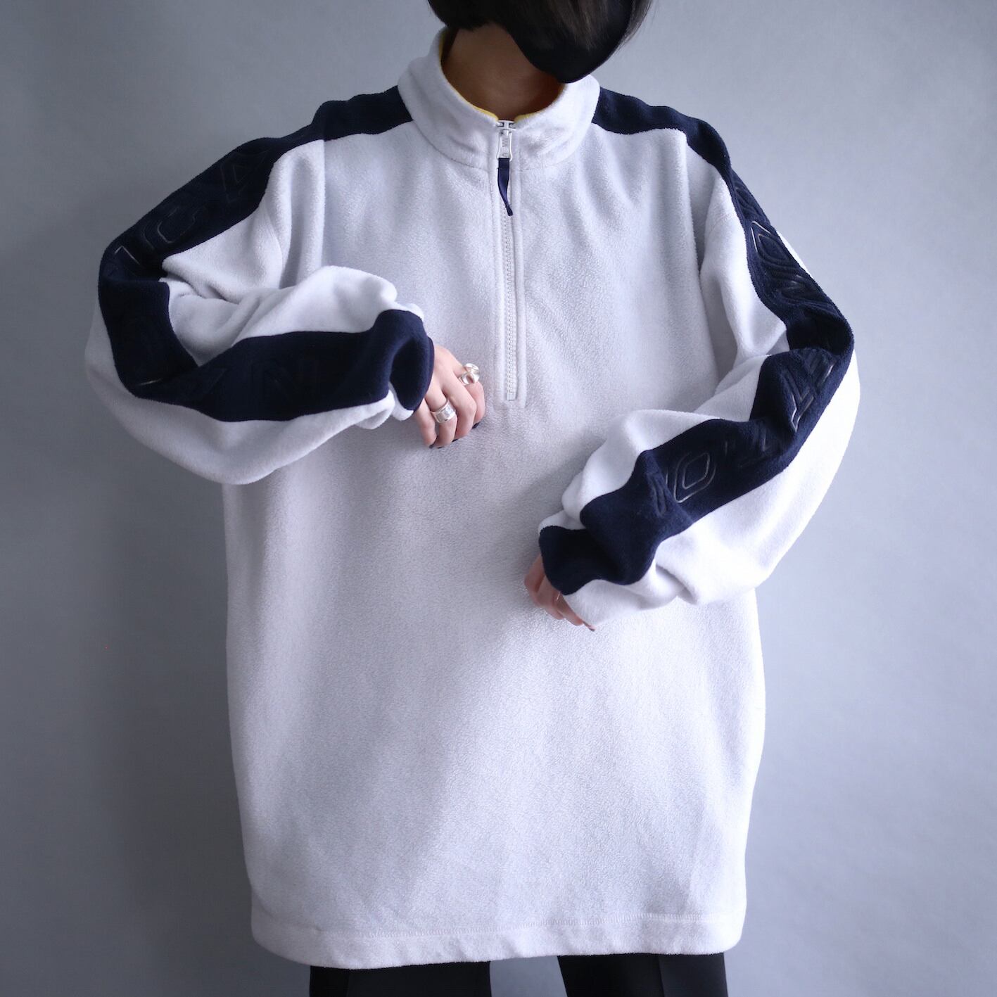 "NAUTICA" switching and sleeve letter design over silhouette fleece pullover