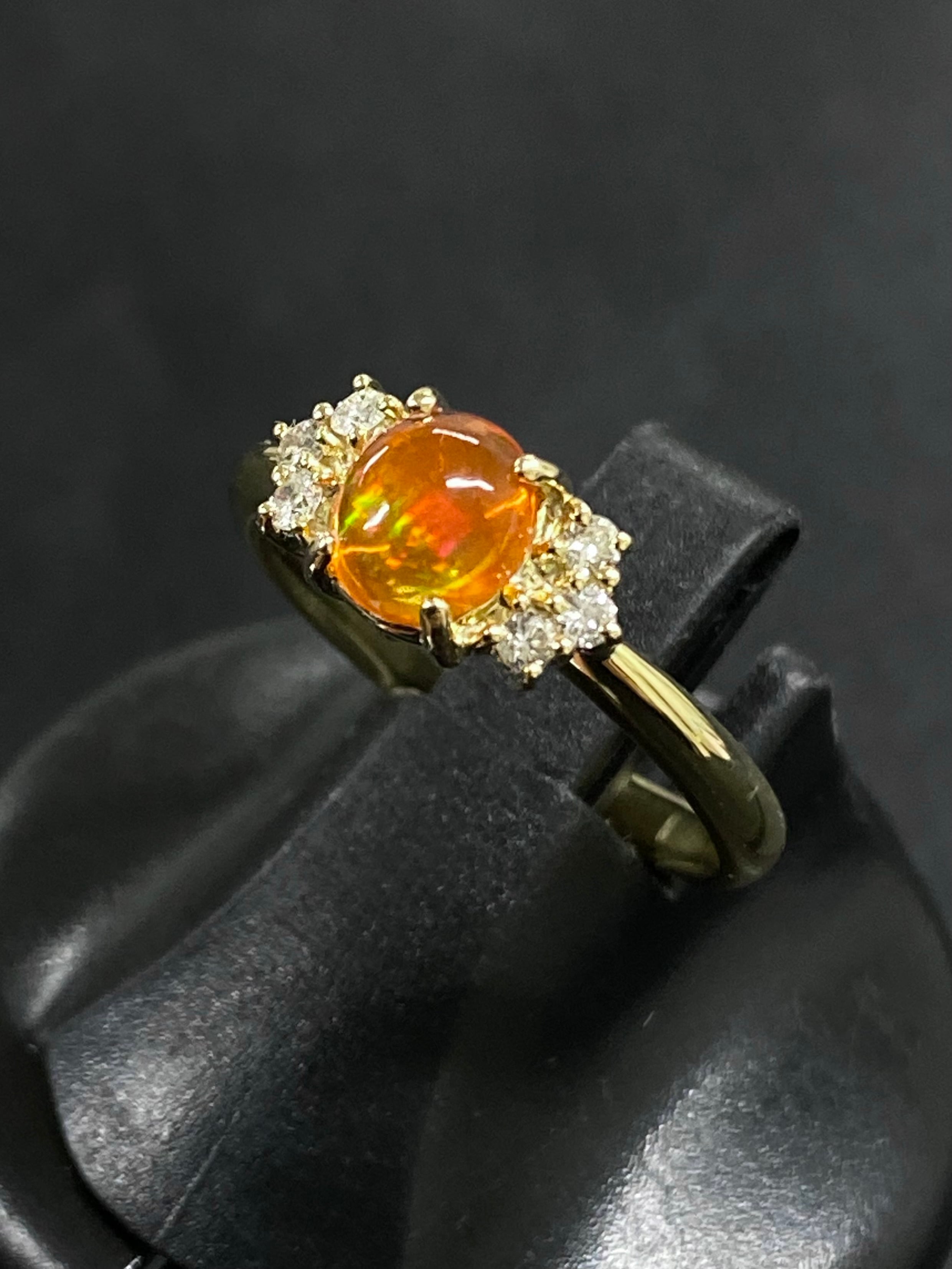 オパール 0.66ct / ダイヤモンド 計0.14ct K18 リング