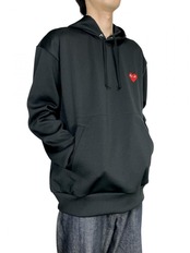 【PLAY COMME des GARCONS】T174(メンズ) エステルスムースプルオーバーフーディ(赤エンブレム)