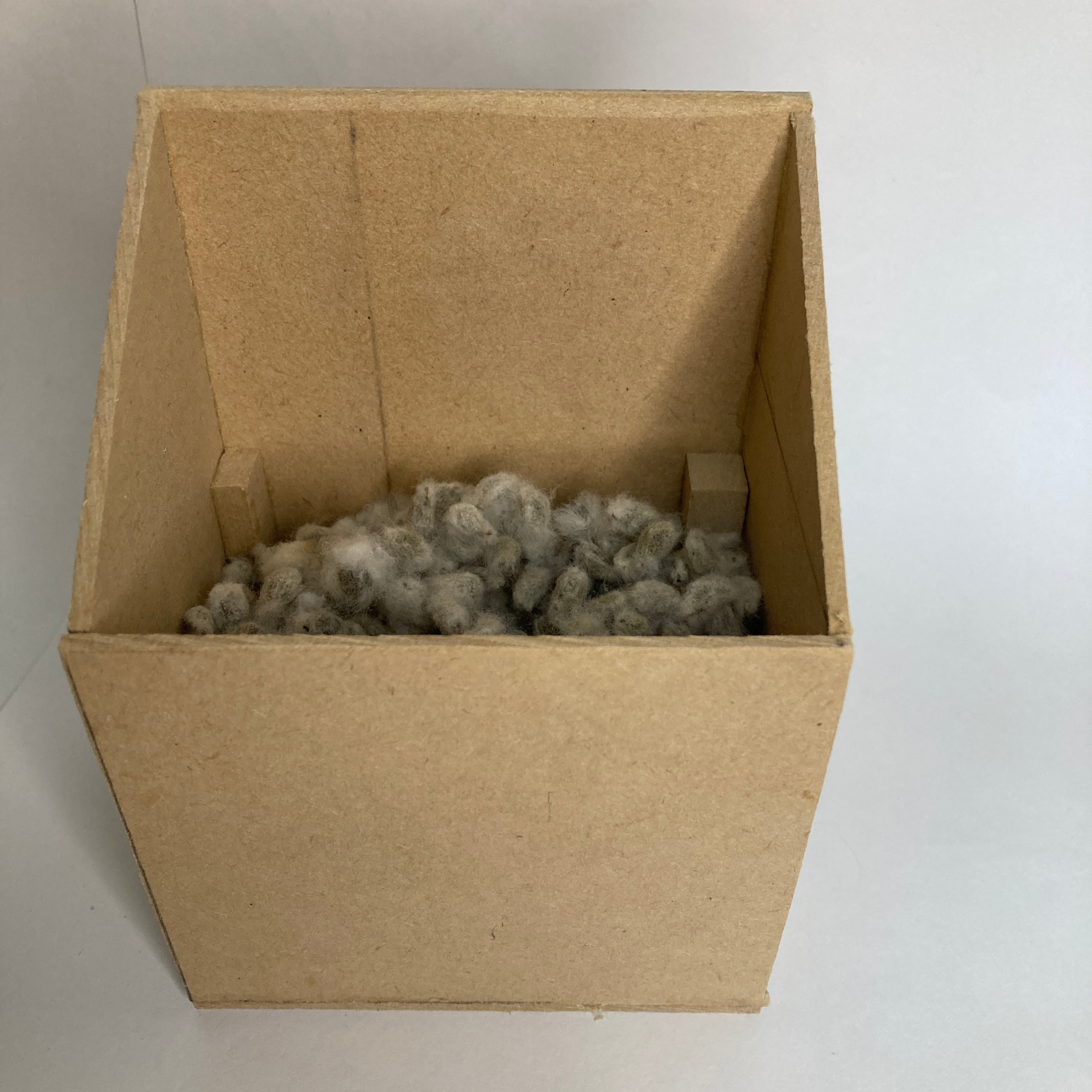 綿繰り機オプション：種受けボックス | KARAKURI ONE